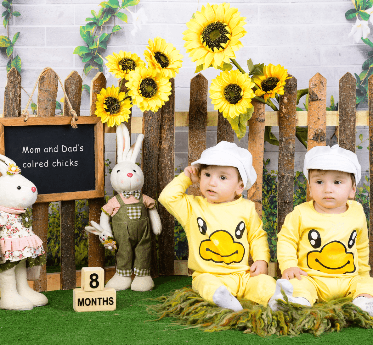 هشت ماهگی نوزاد دوقلوها