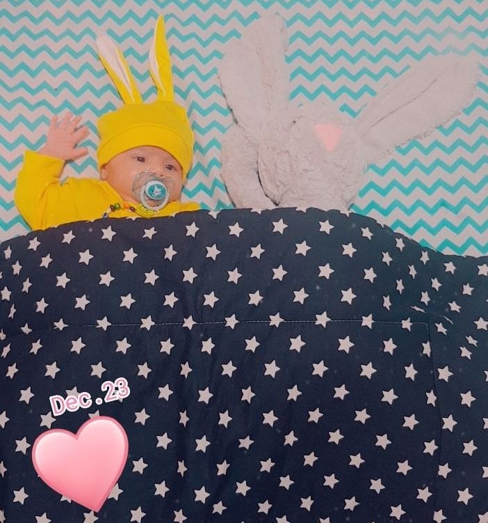 یک ماهگی نوزاد آراز تنهای