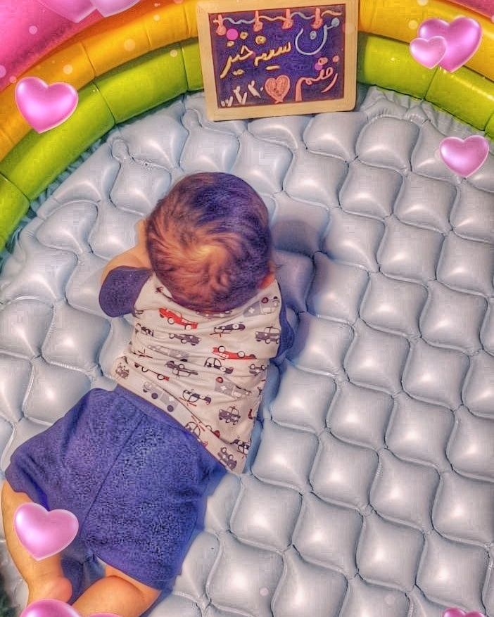 تخته سیاه کوچک آراز تنهای