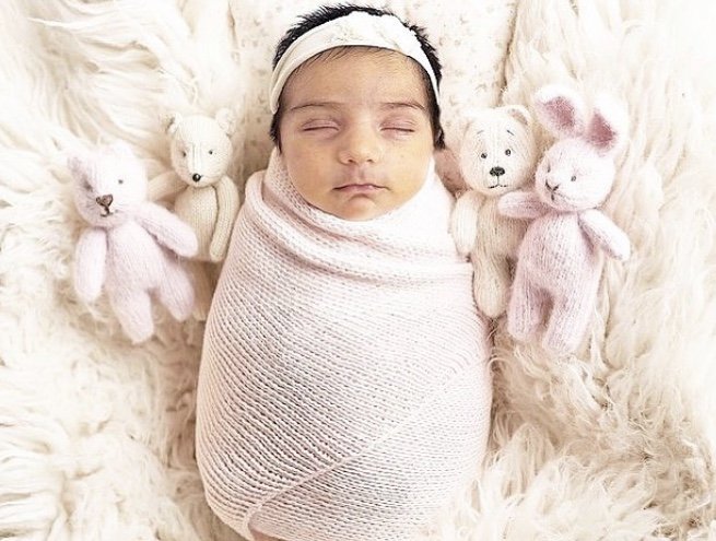 یک ماهگی نوزاد آرتميس براتيان