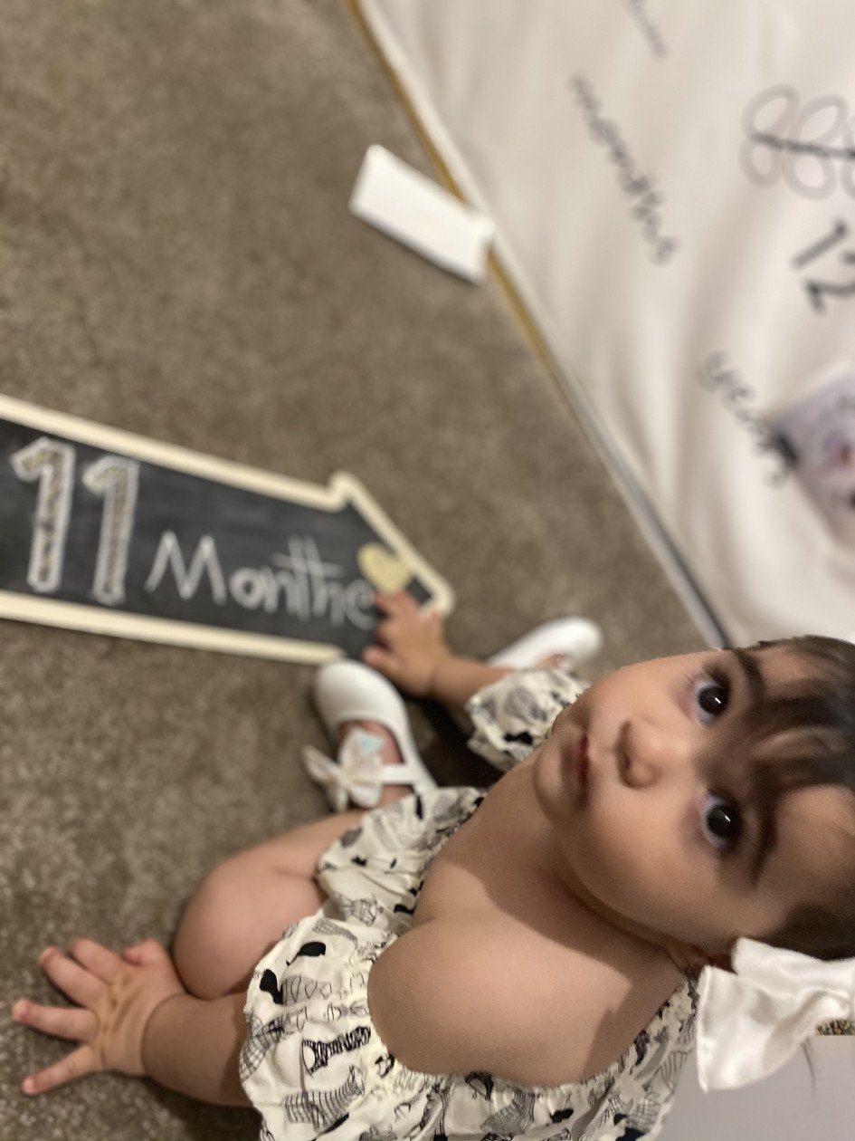 ایستادن نوزاد دلوین قربانی