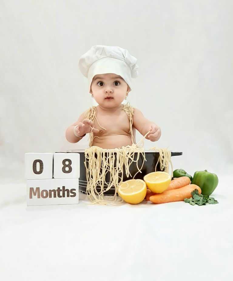 هشت ماهگی نوزاد نورا عزیزی