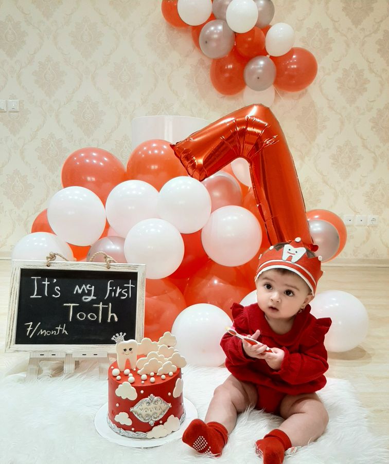 تخته سیاه سفید نورا عزیزی