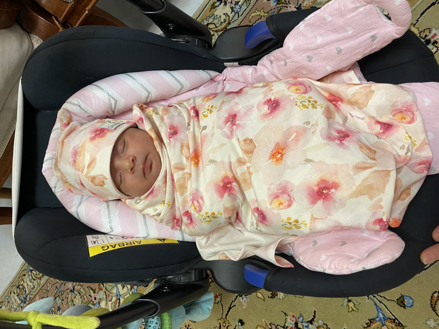 متولد شدن نوزاد نرگس فروزنده پور