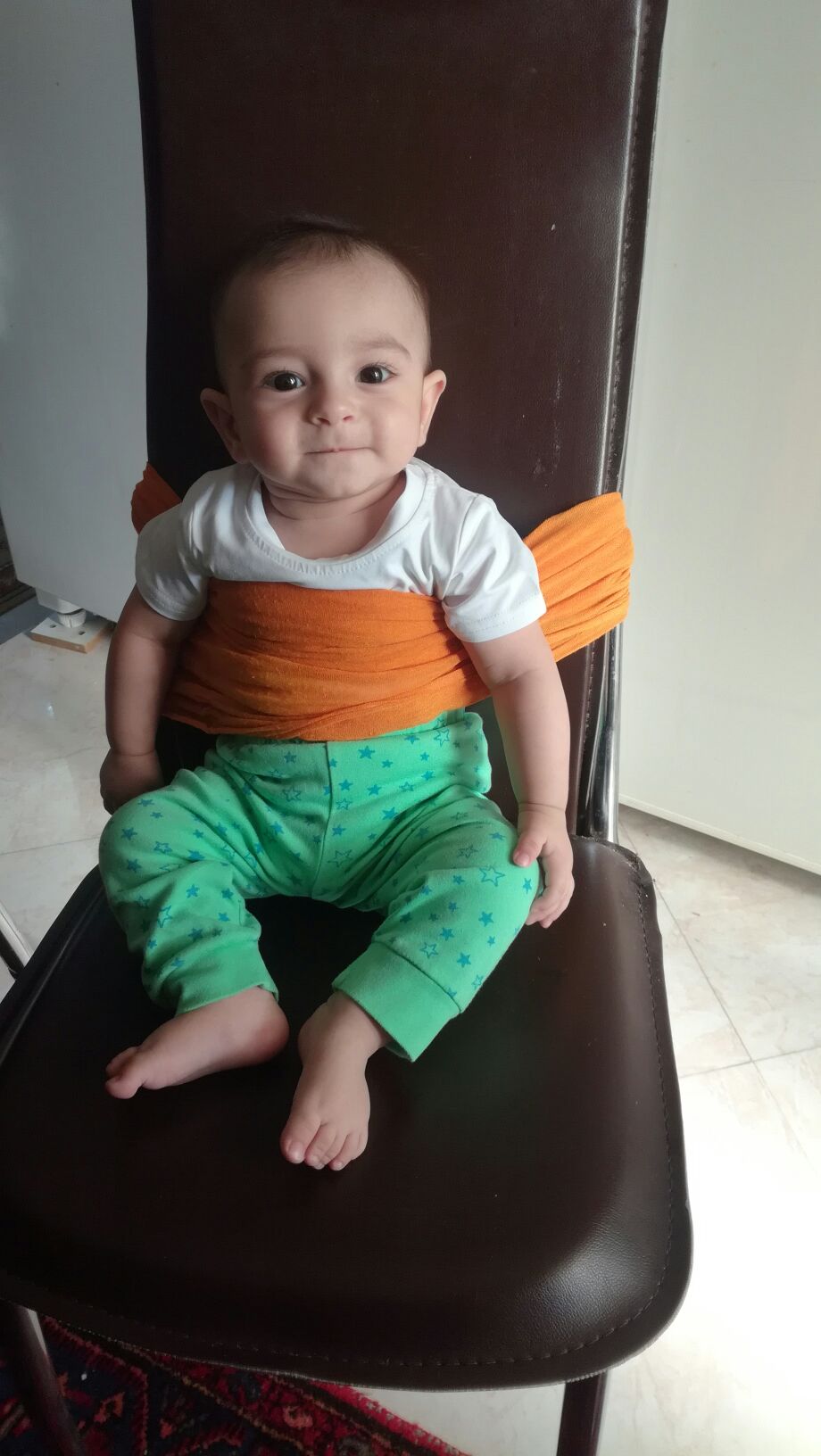 اولین نشستن نوزاد barbod pazoki