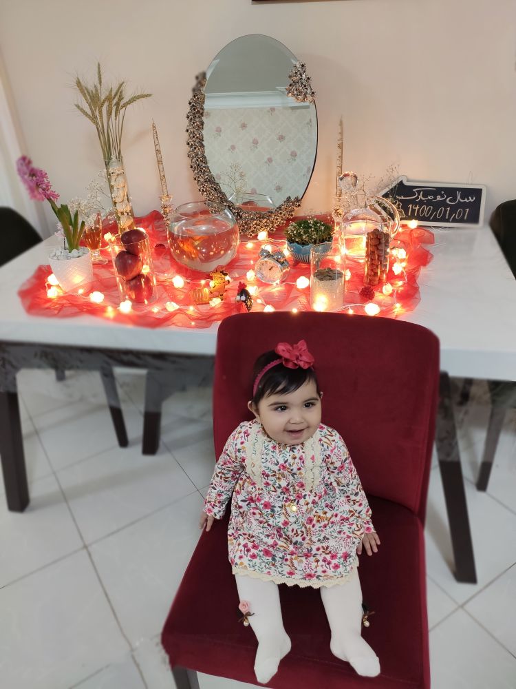 اولین نشستن نوزاد ترنم توکلی