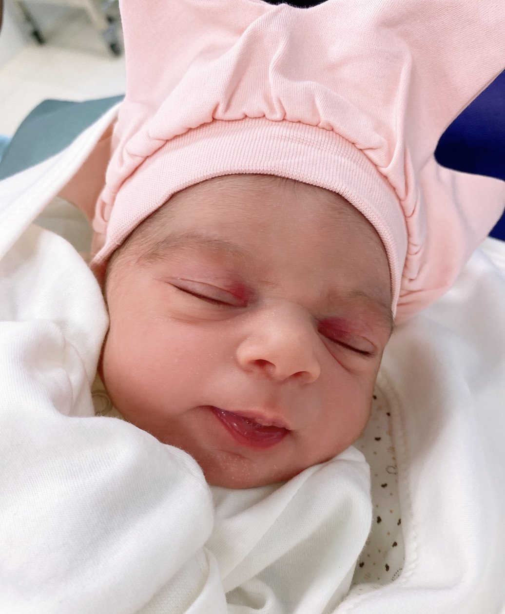 متولد شدن نوزاد مهرآنا مظلومی