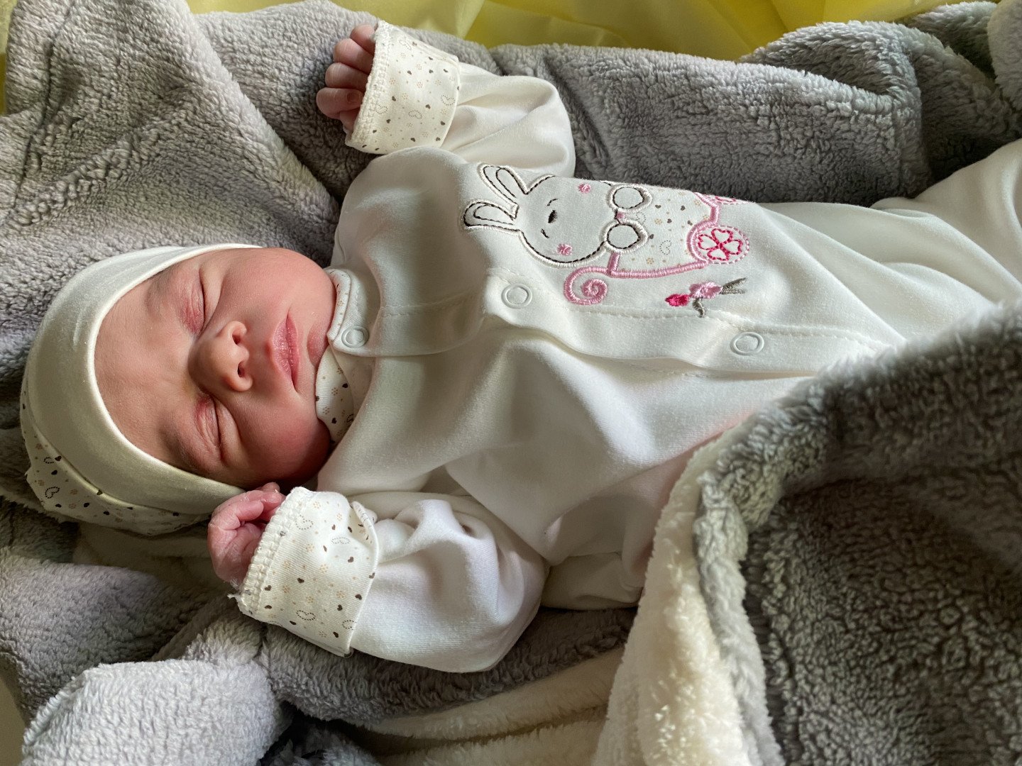 متولد شدن نوزاد مهرآنا مظلومی