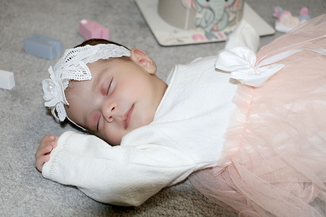 یک ماهگی نوزاد آریناقیاسی نژاد