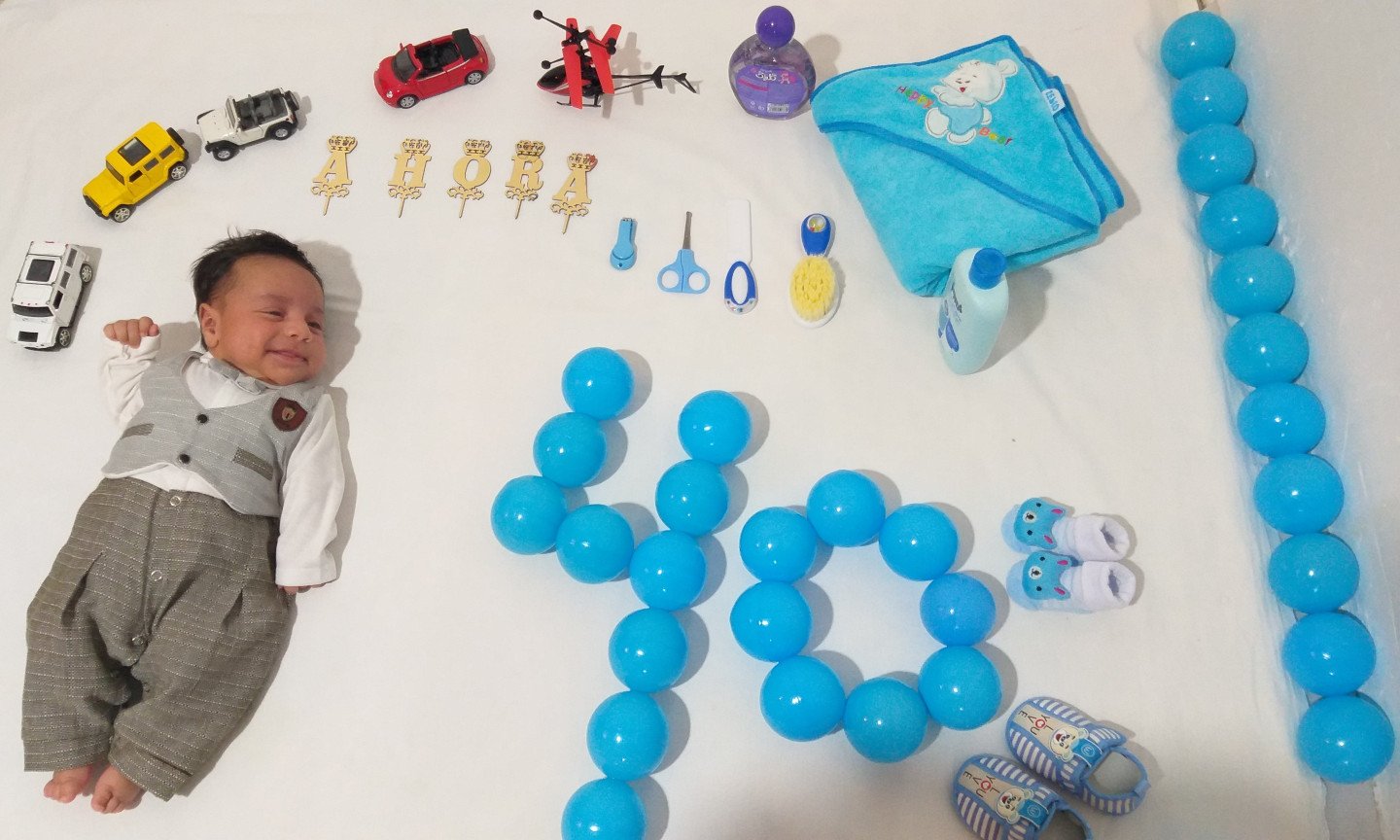 یک ماهگی نوزاد اهورا غواصی