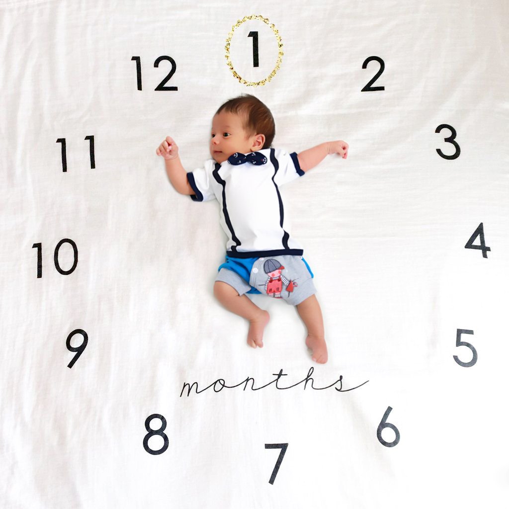 یک ماهگی نوزاد ماهور آذرمهر