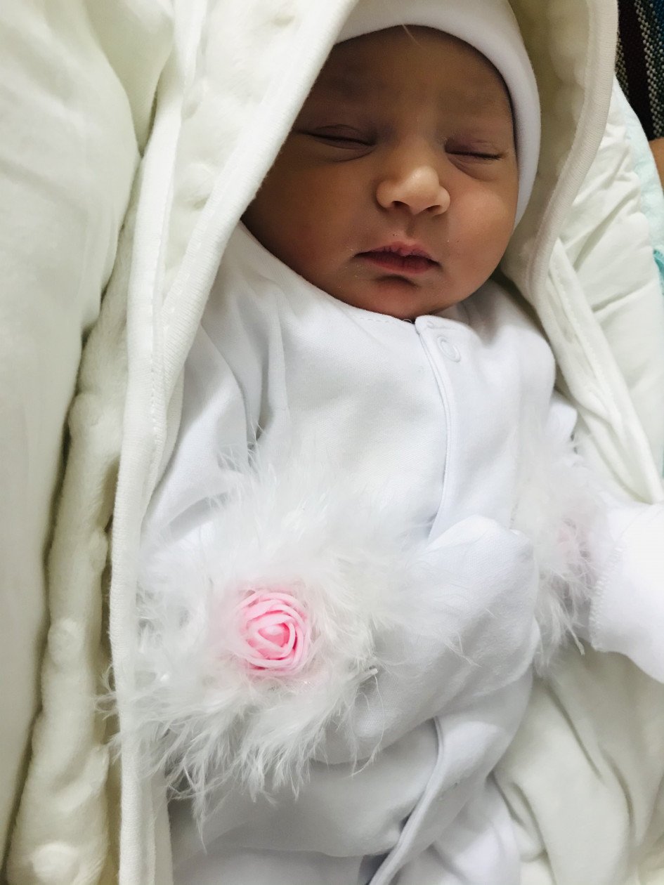 متولد شدن نوزاد نیکی نجیبی