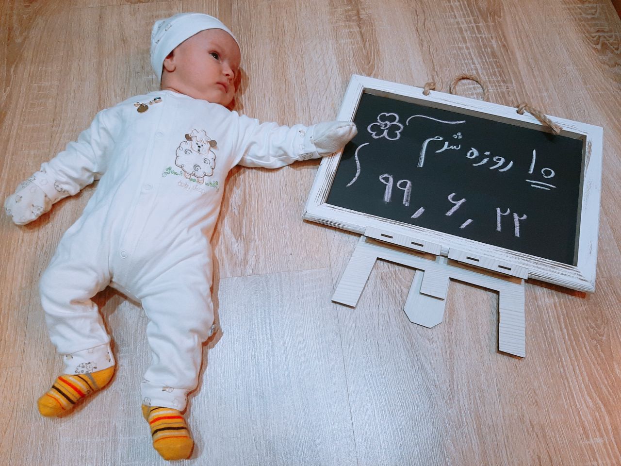 تخته سیاه سفید تومریس نگارستانی