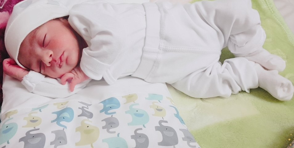 متولد شدن نوزاد رضا قبادی