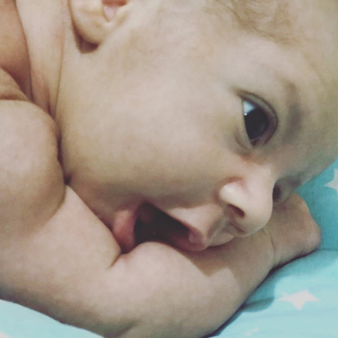 یک ماهگی نوزاد یارا محمدنیا