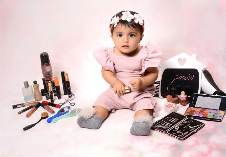 هشت ماهگی نوزاد همتاقرایی