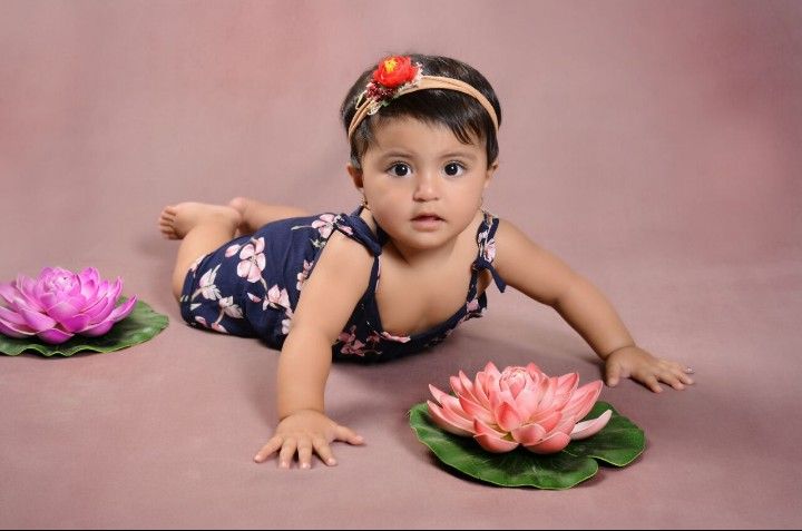 هشت ماهگی نوزاد همتاقرایی