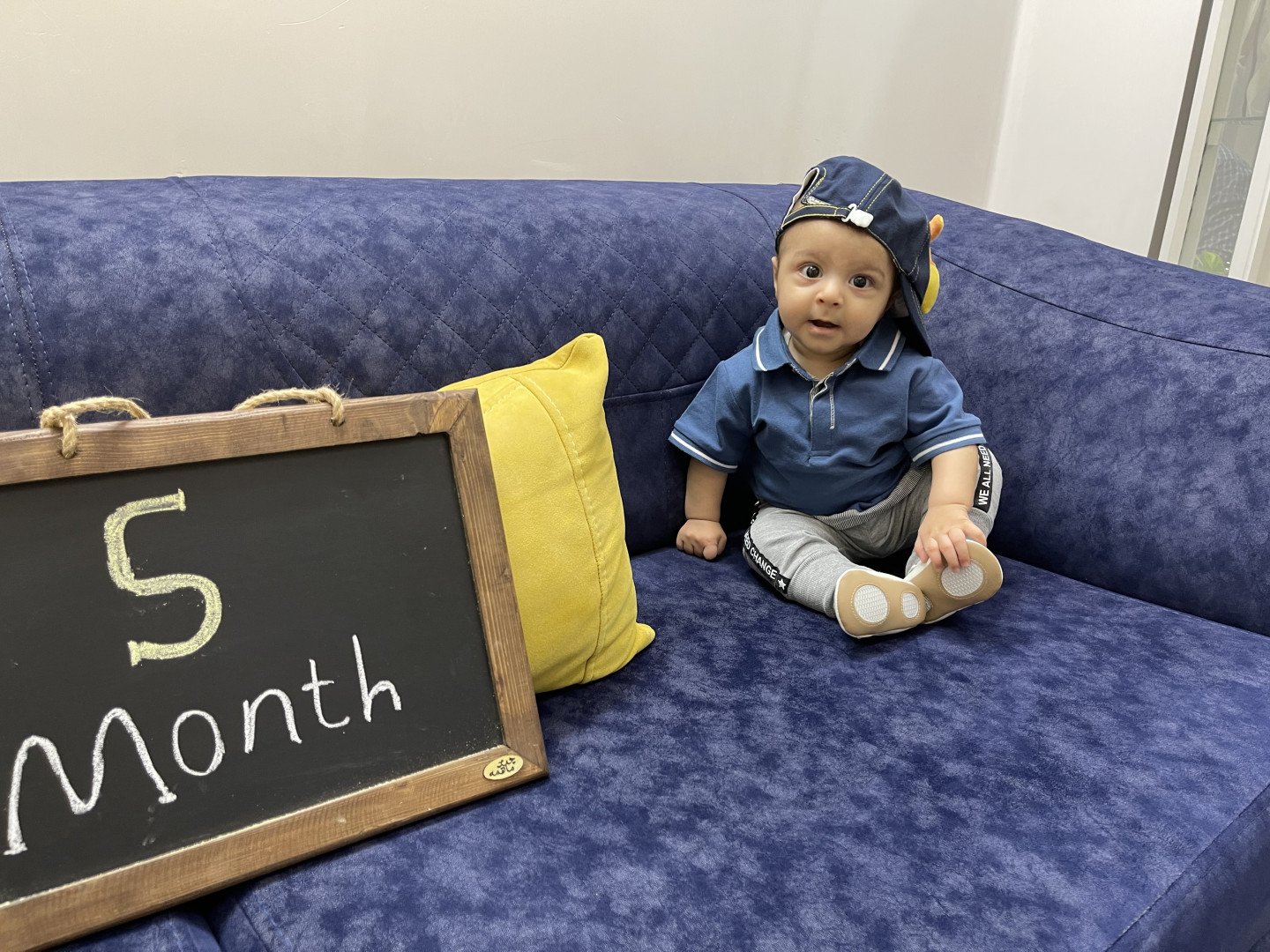 اولین نشستن نوزاد پرهام قلی پور