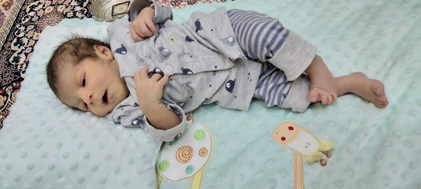 متولد شدن نوزاد پرهام قلی پور