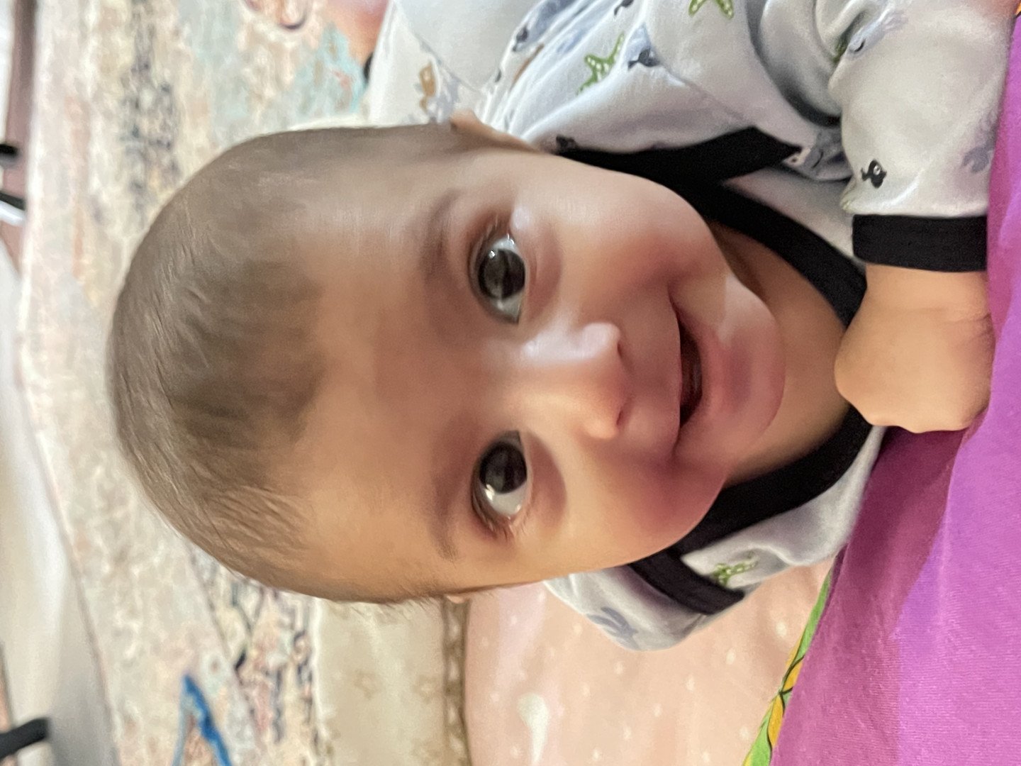 اولین نشستن نوزاد پرهام قلی پور