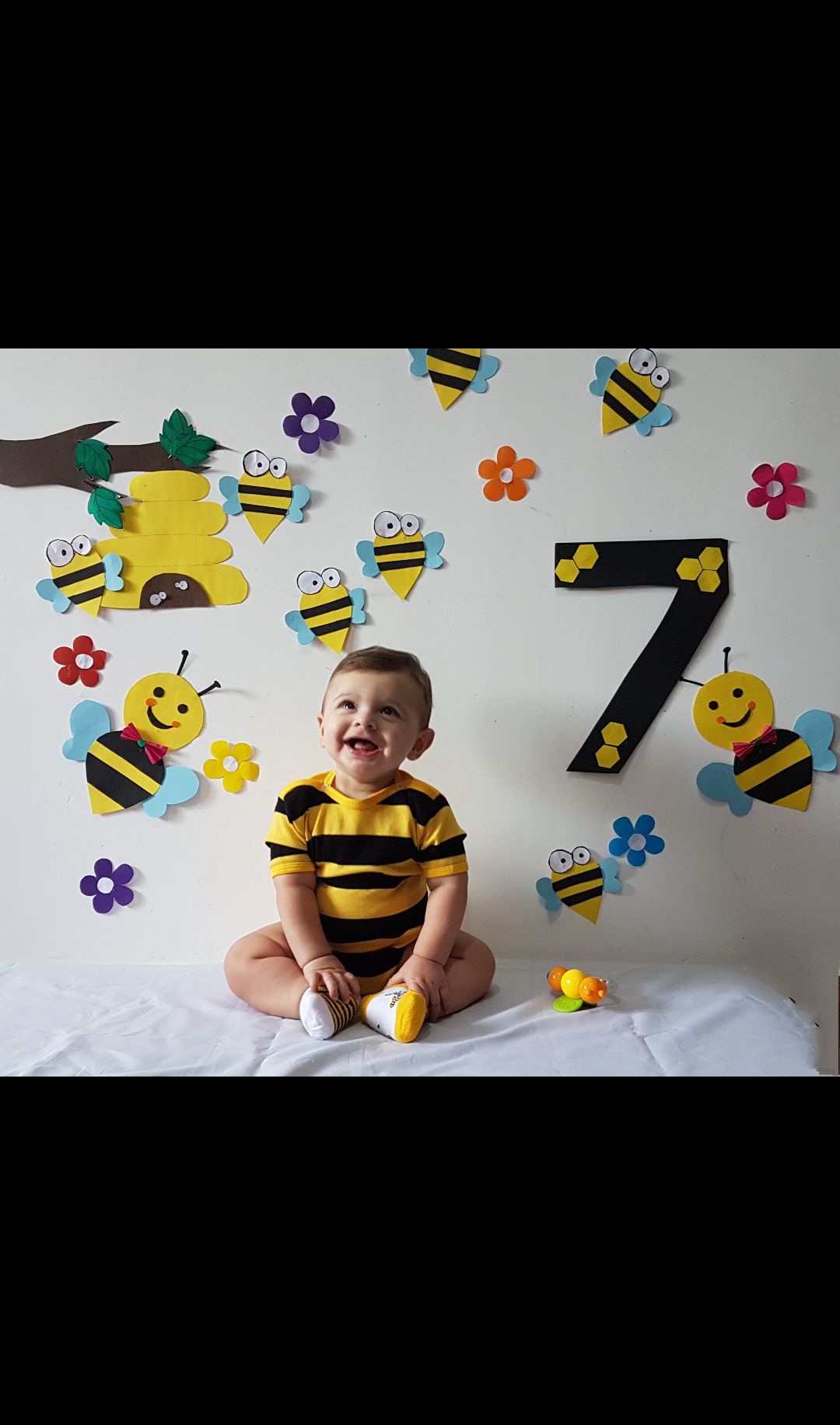 ایده اهورا وثوق