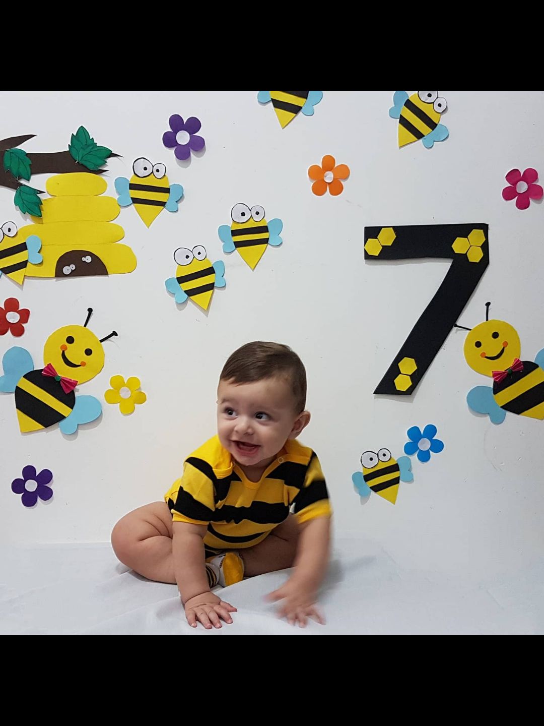 عکس نوزاد پسر اهورا وثوق