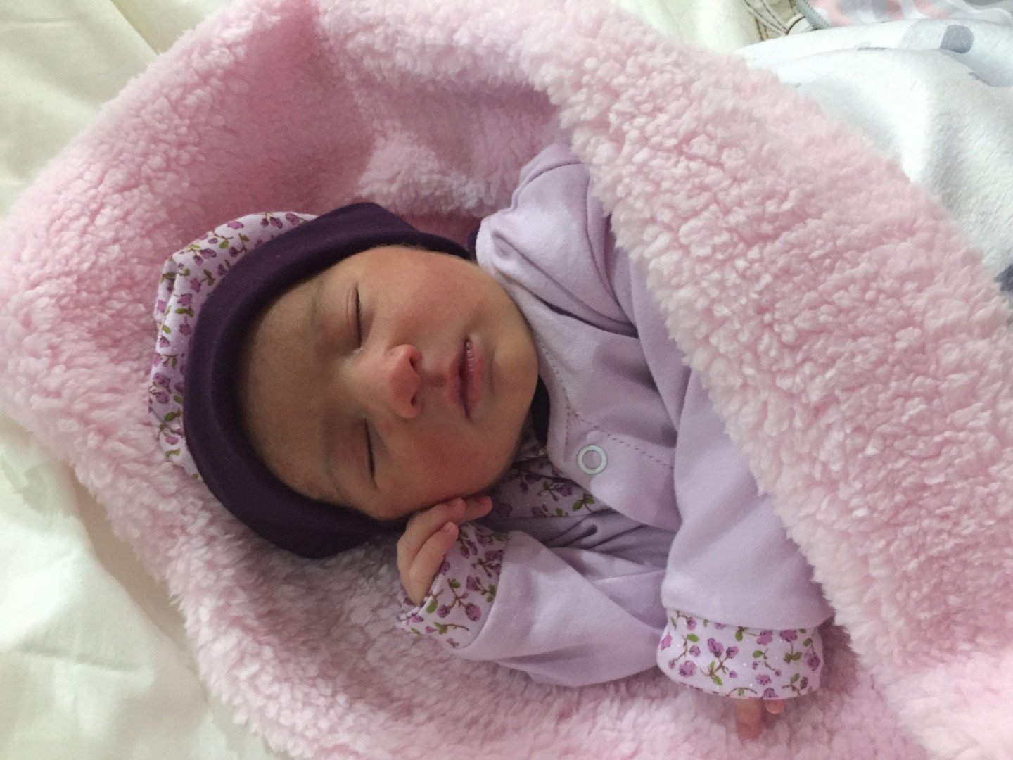 متولد شدن نوزاد آوینا کاویانی