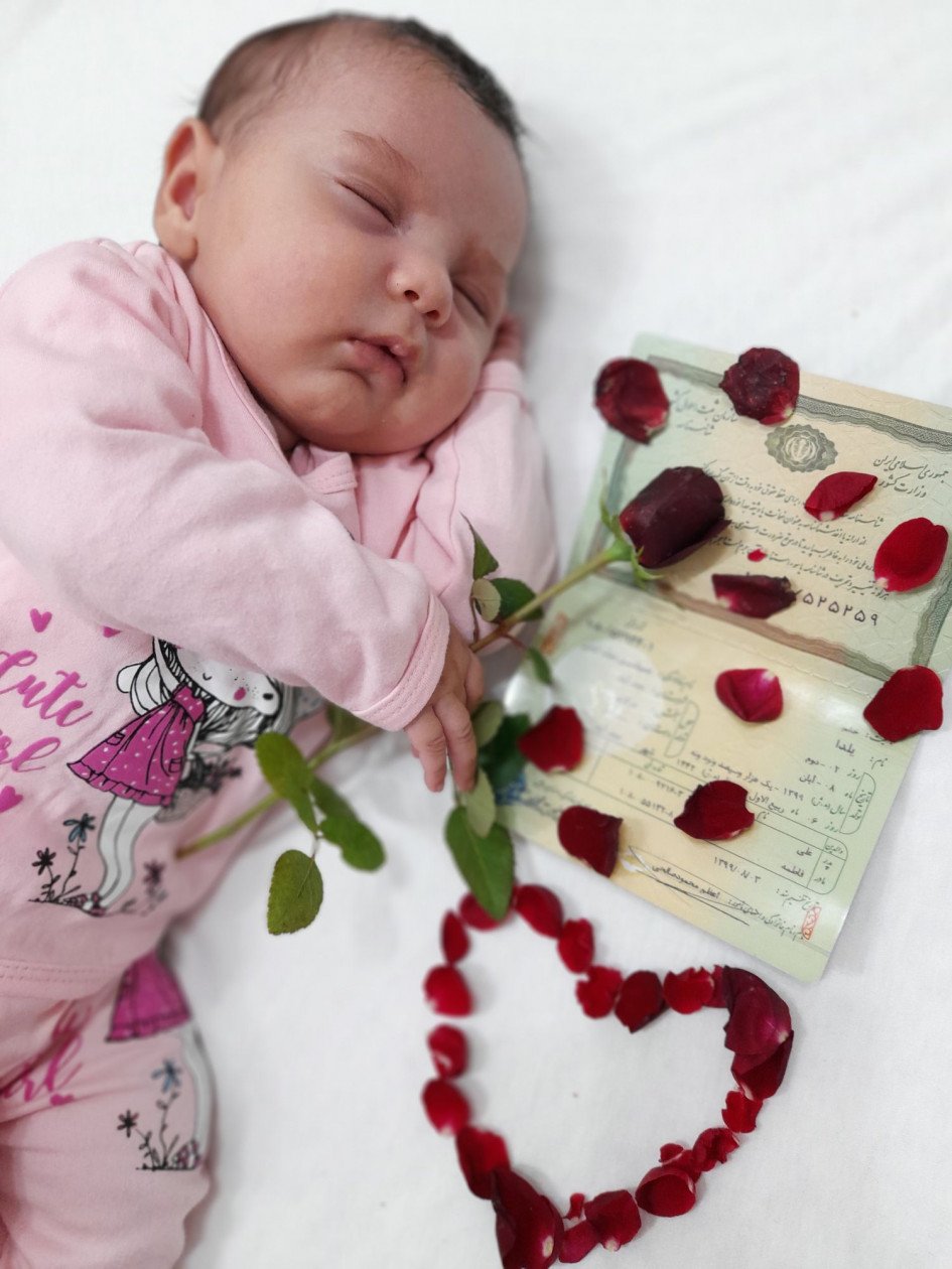 متولد شدن نوزاد یلدا عمو قنبری