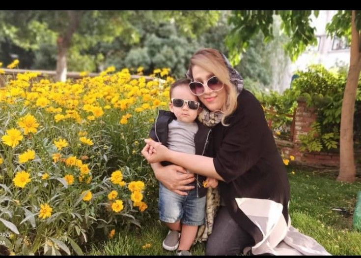 ایستادن نوزاد ماکان مهرافروز