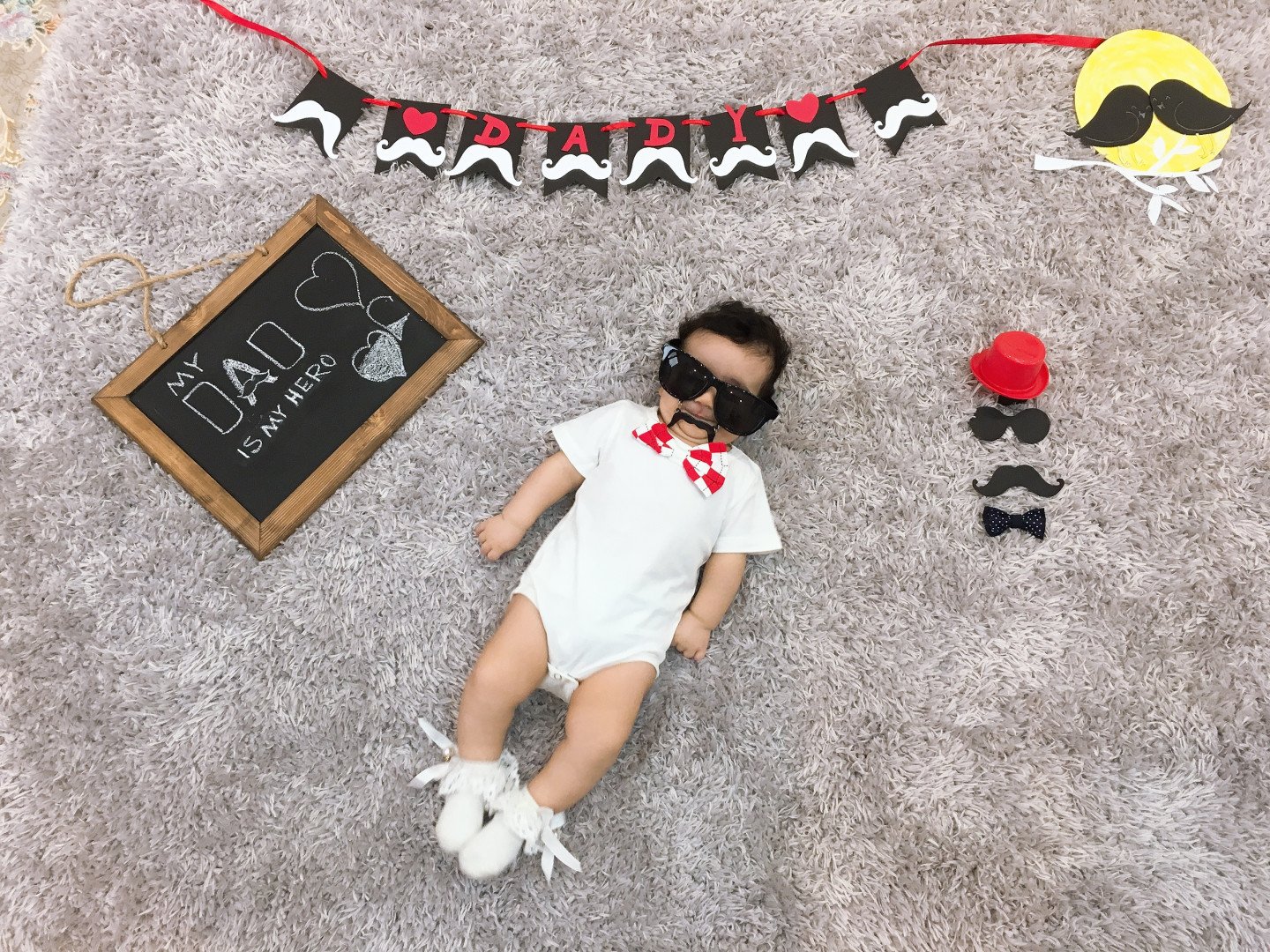 عکس نوزاد با پدر دلوین قلی نژاد