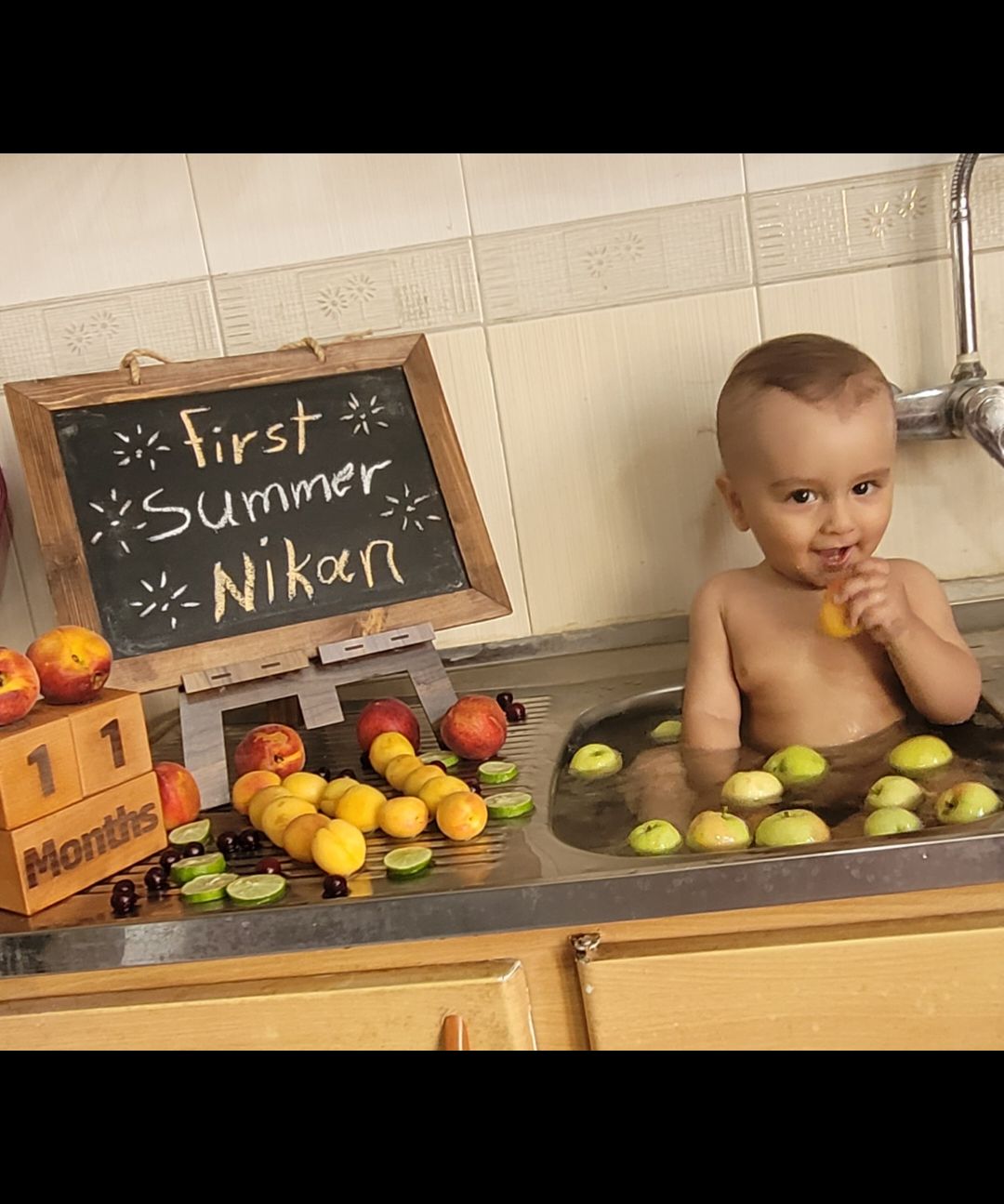 تم عکس تابستانی کودک نیکان نسائی