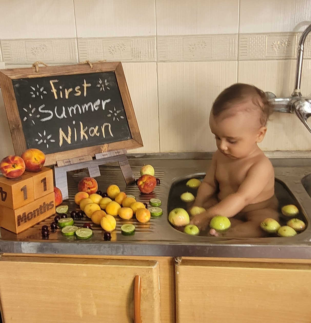 تم عکس تابستانی کودک نیکان نسائی