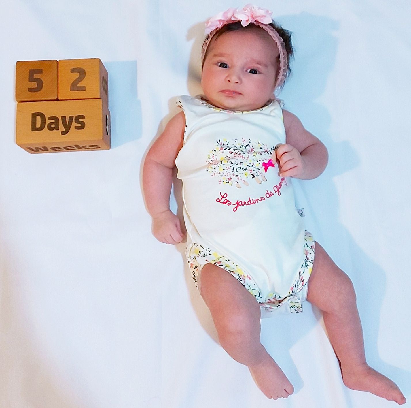 یک ماهگی نوزاد لیانا قراخانلو