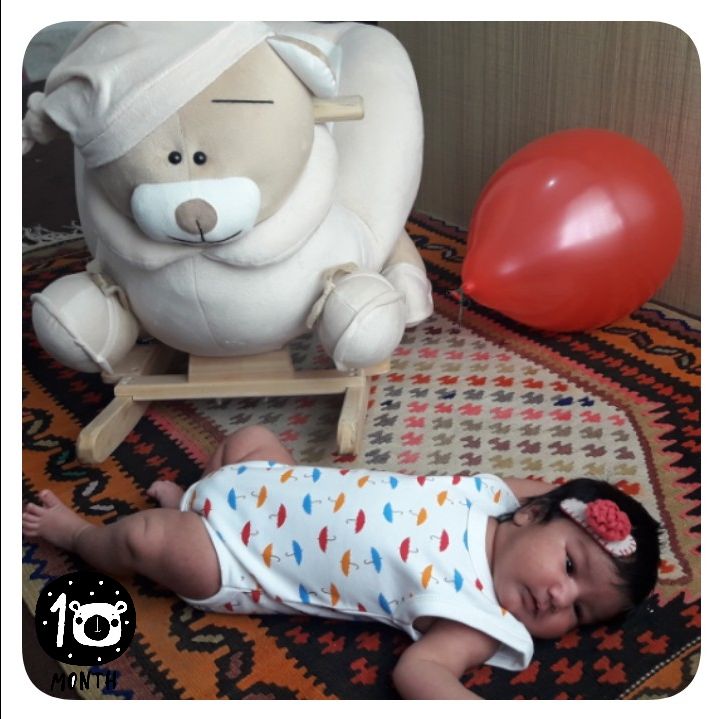 یک ماهگی نوزاد ایه عرب پور