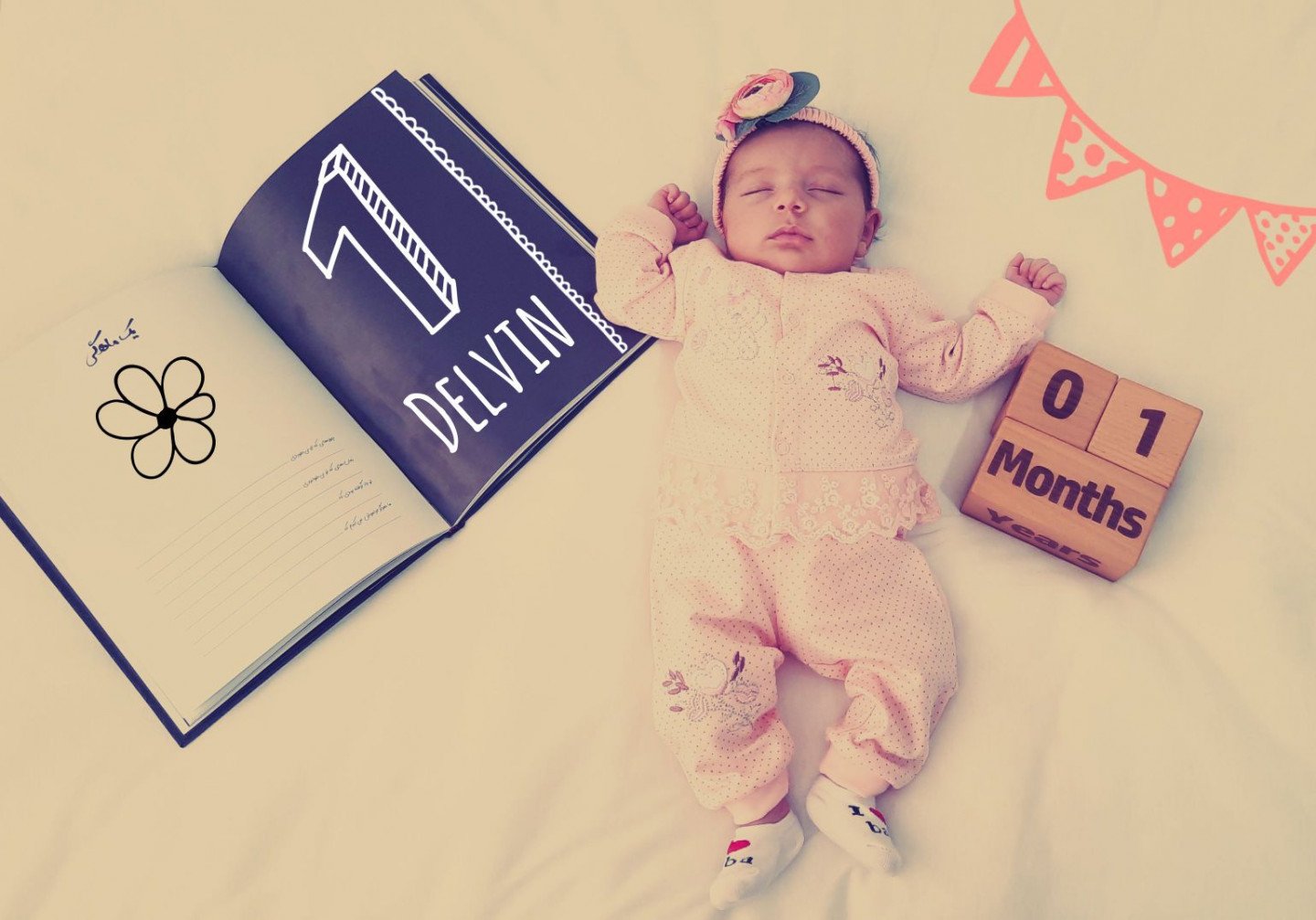 یک ماهگی نوزاد delvin