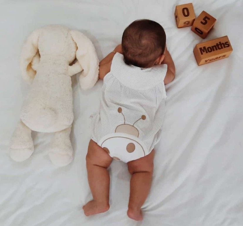 پنج ماهگی نوزاد delvin