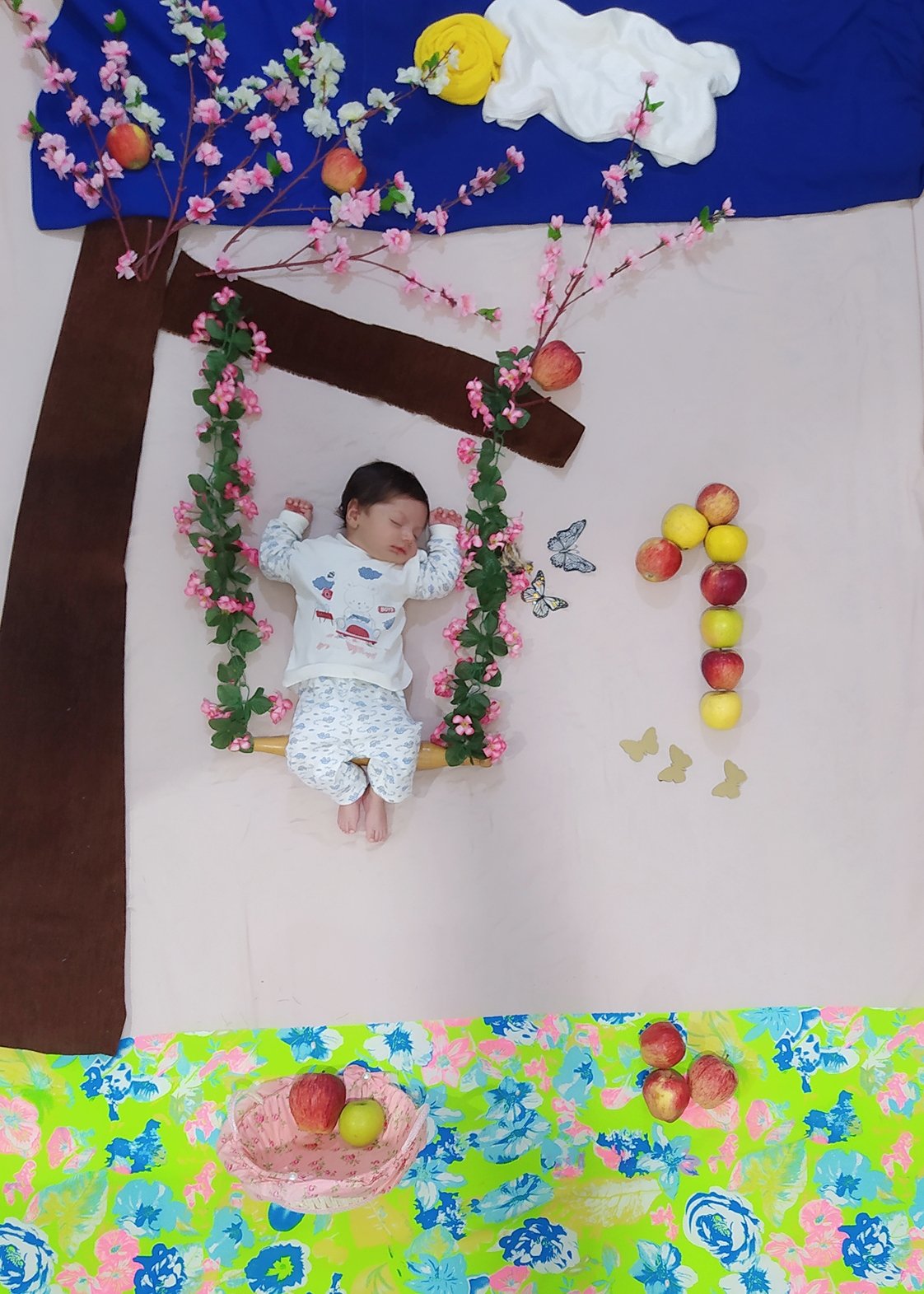 یک ماهگی نوزاد ارسلان صادقی