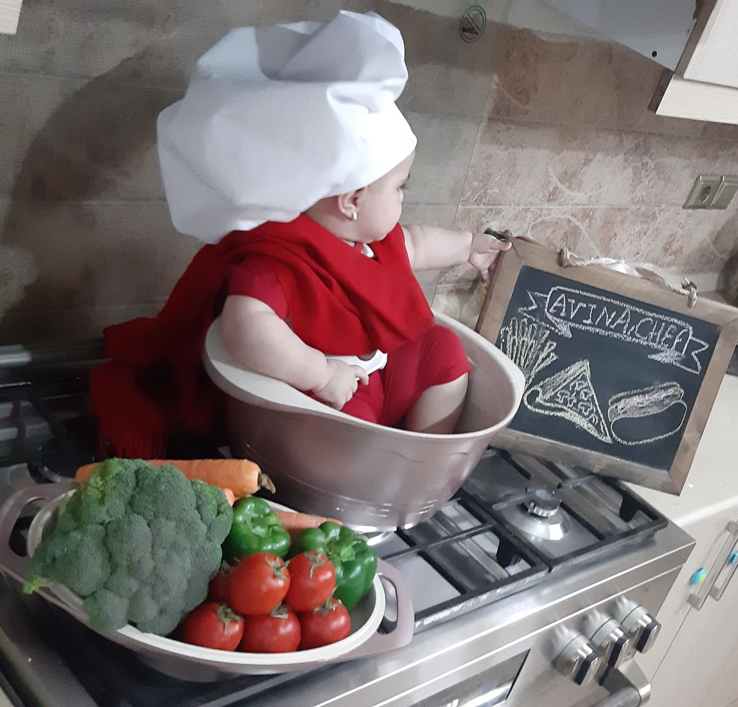 هشت ماهگی نوزاد آوینا احمدی