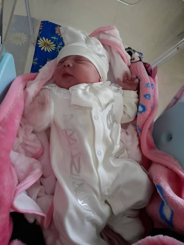 متولد شدن نوزاد باران امیرلو