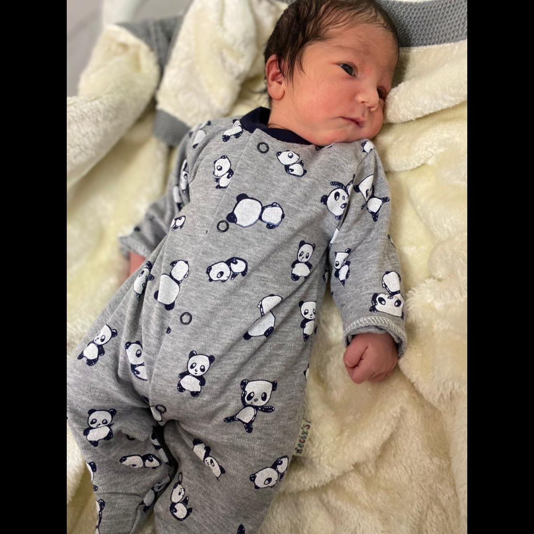 یک ماهگی نوزاد روژمان محمدکریمی