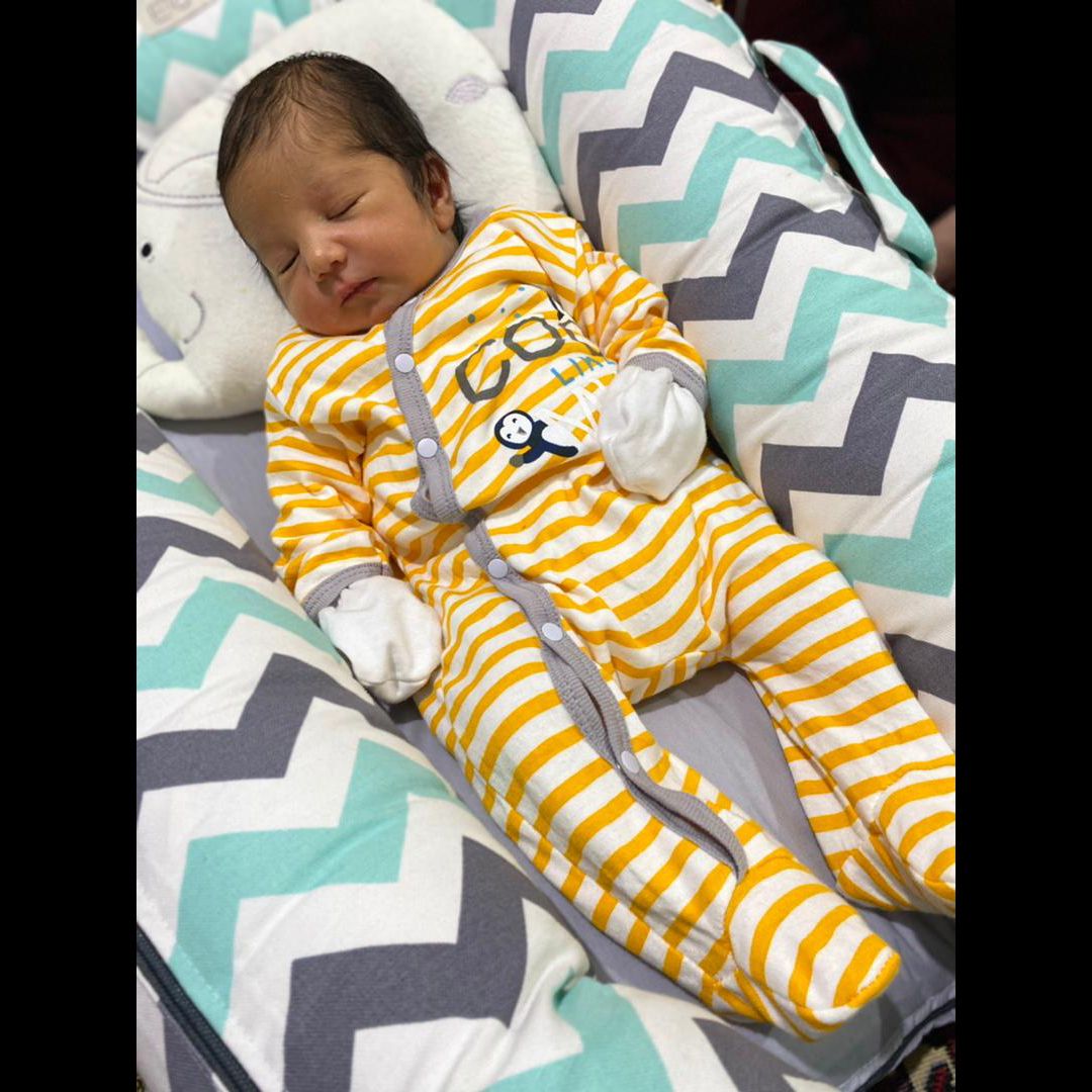 متولد شدن نوزاد روژمان محمدکریمی