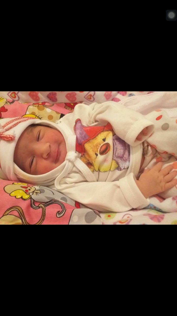 متولد شدن نوزاد النا اکبری