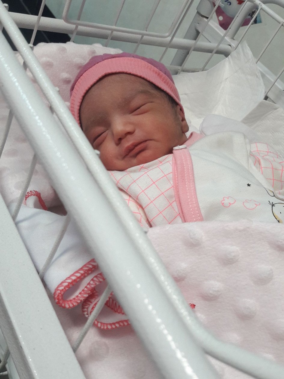 متولد شدن نوزاد فرحناز درویشی رحیمی