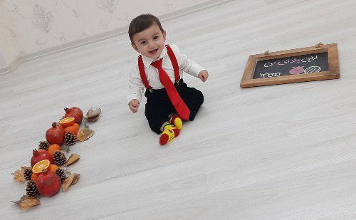 اولین نشستن نوزاد آرتان حامدی