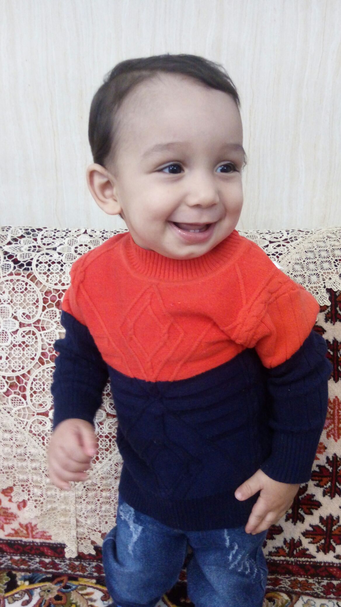 ایستادن نوزاد محمدجوادخرده دان