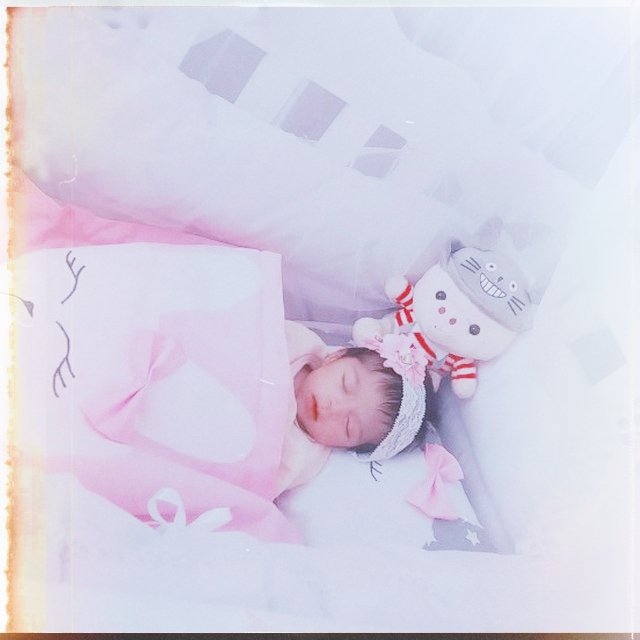 یک ماهگی نوزاد ملودی حسنیان فر