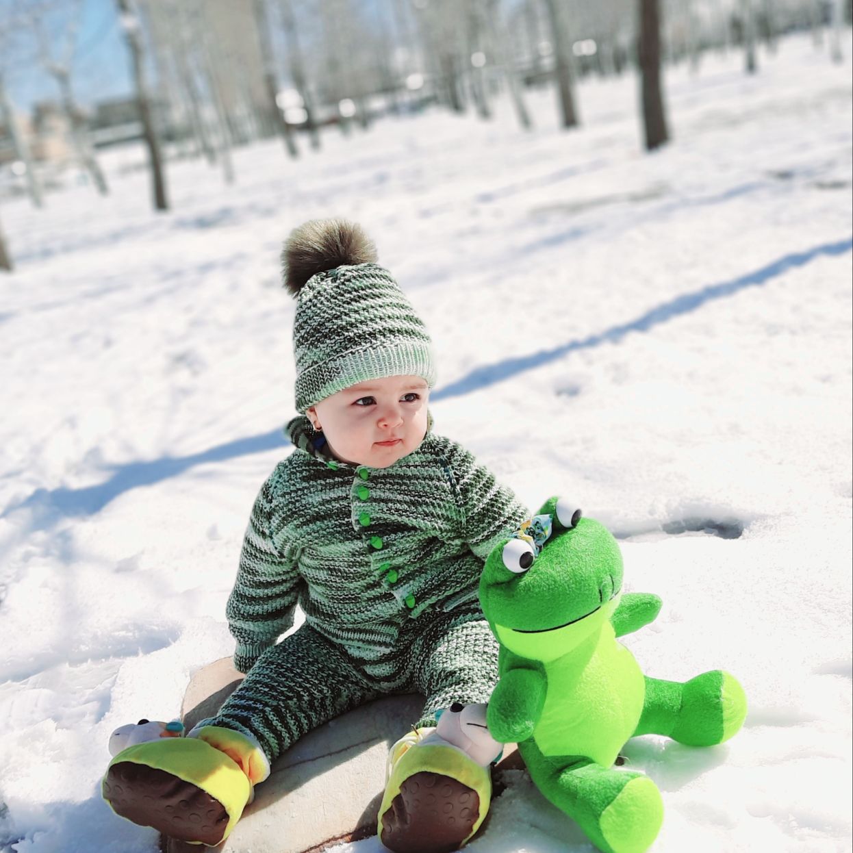 تم عکس زمستانی نوزاد محنا  زین العابدینی