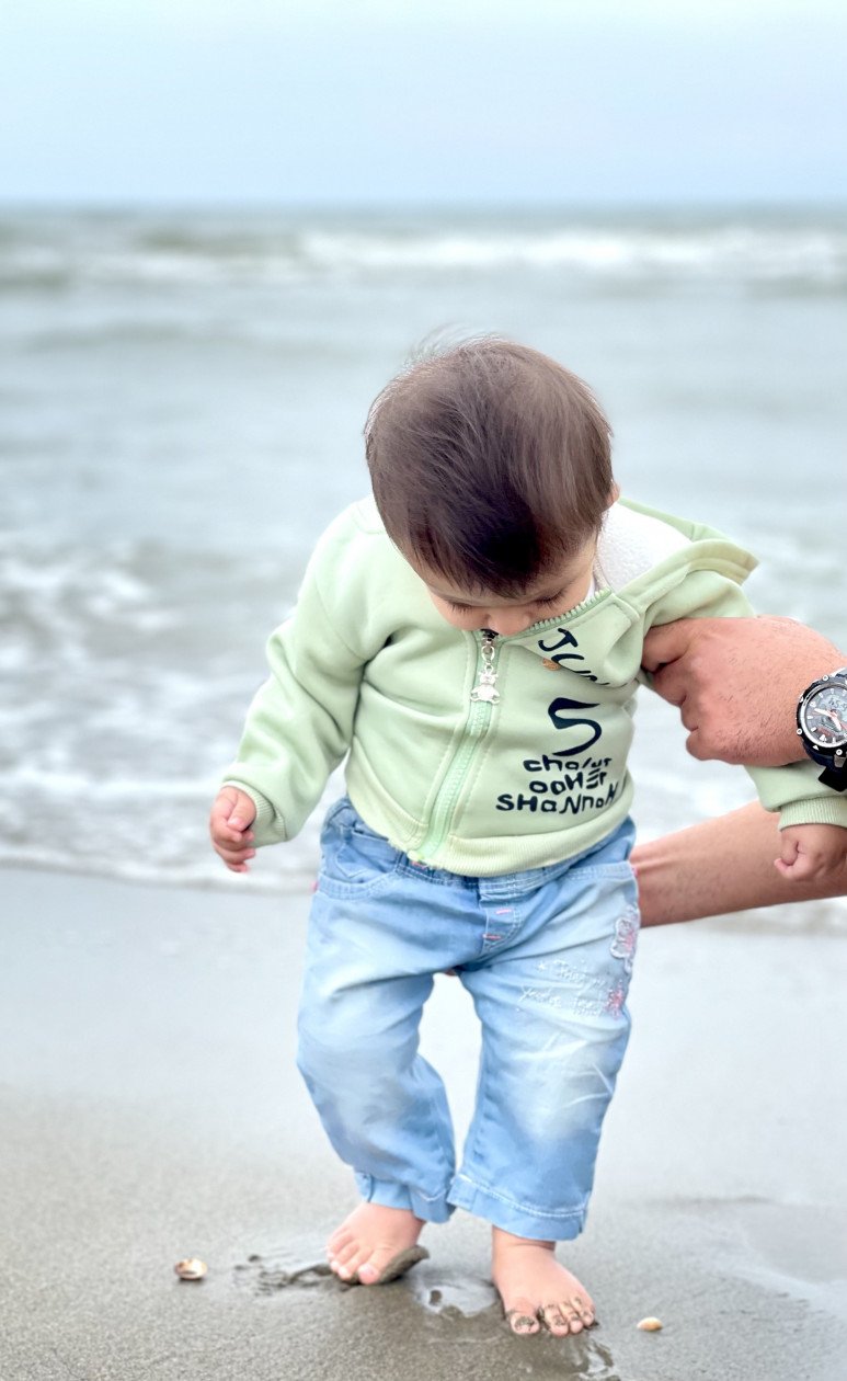 ایده آریانا استیری