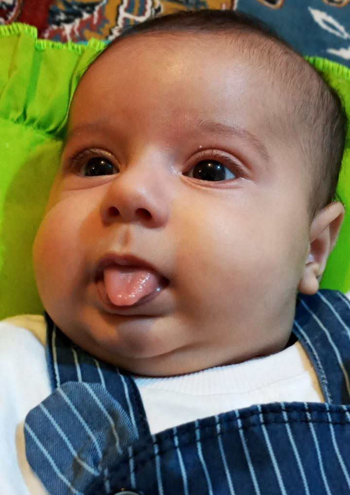 دو ماهگی نوزاد آرادقهفرخی