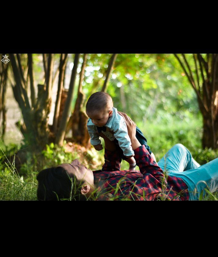 عکس نوزاد با پدر اقا امیرعلی